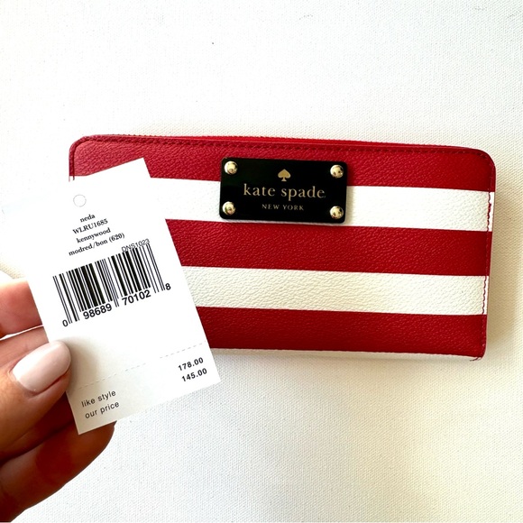NWT || Kate Spade Wallet - Picture 2 of 4